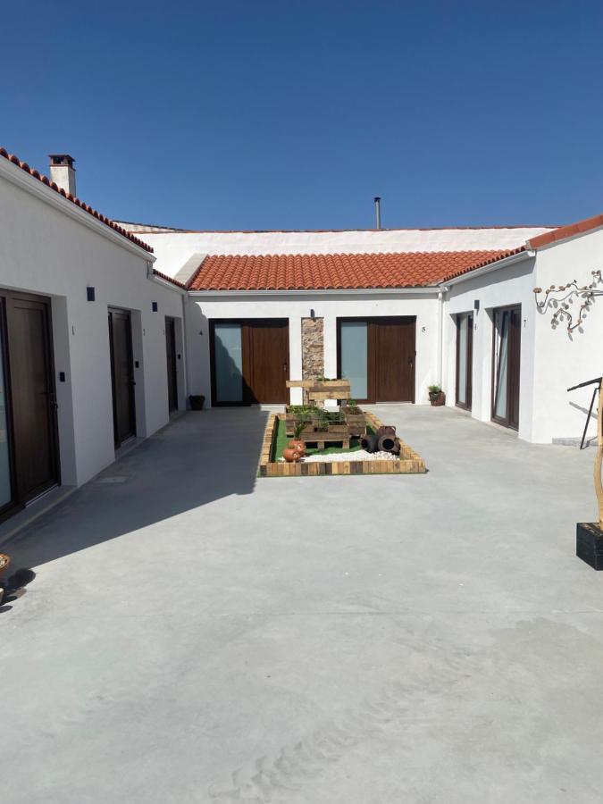 Alojamiento El Miajon De Los Castuos Valdesalor Exterior photo